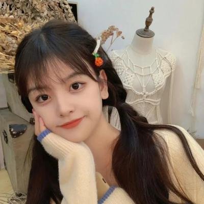 加油站的女孩